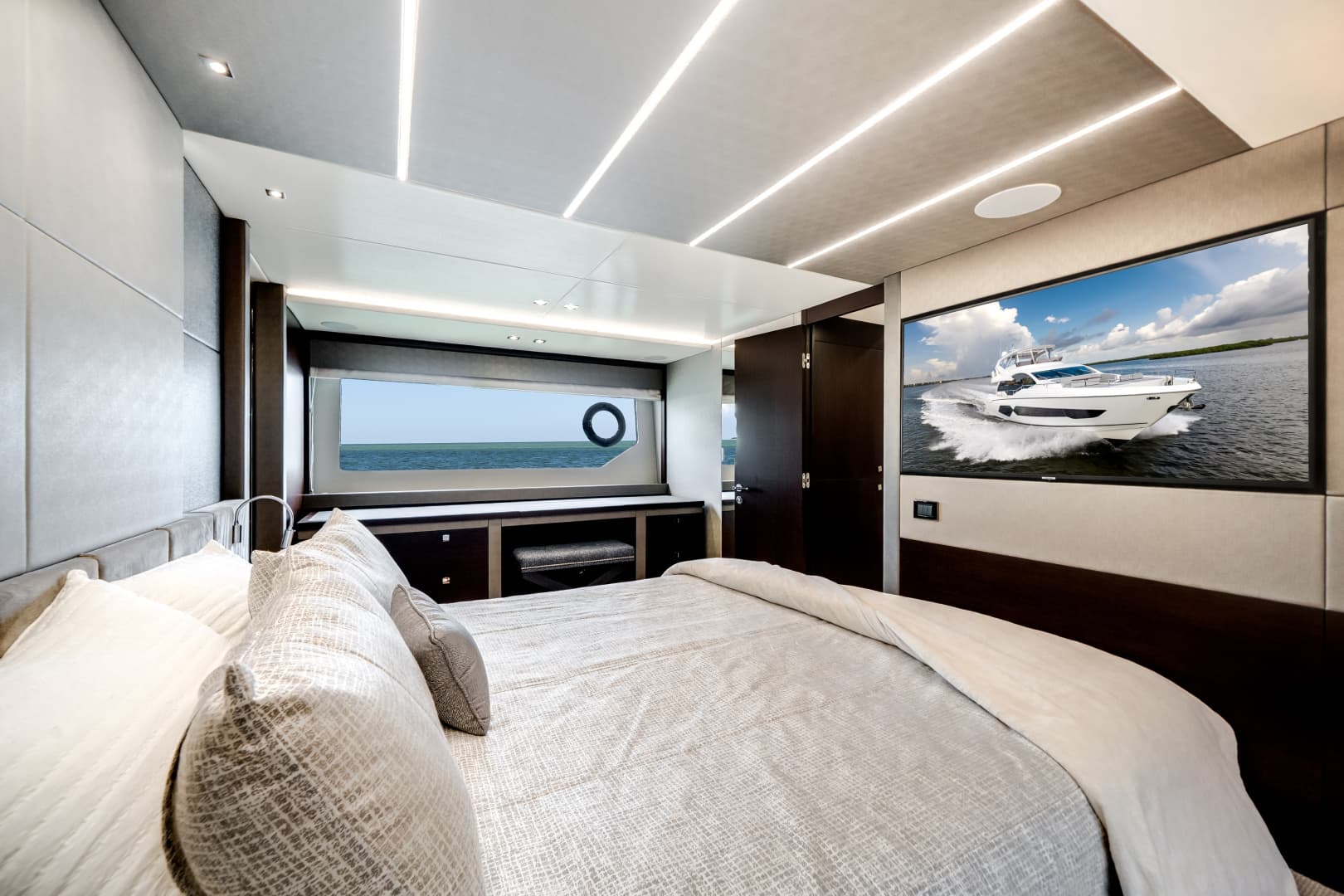 2019 Sunseeker 76 Flybridge
