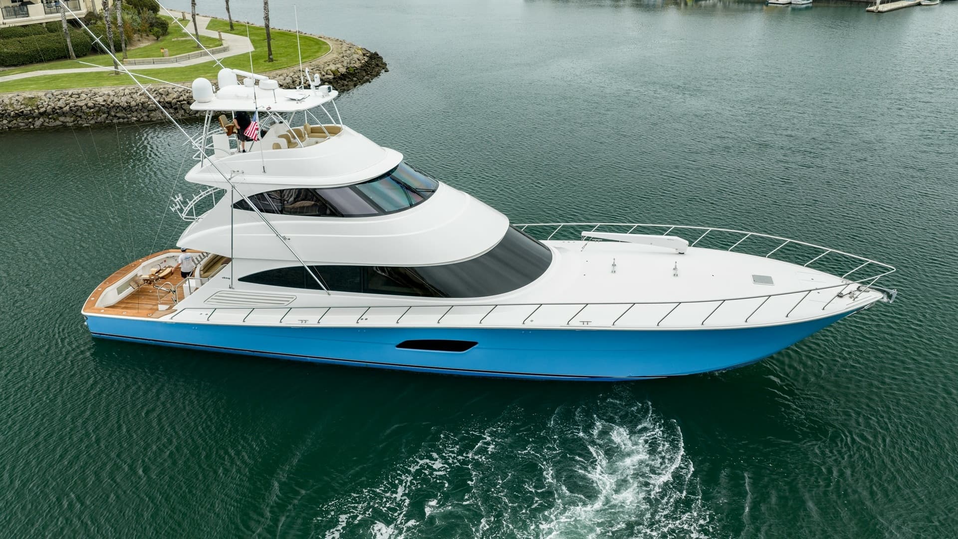 2020 Viking 92 Skybridge "After Midnight"