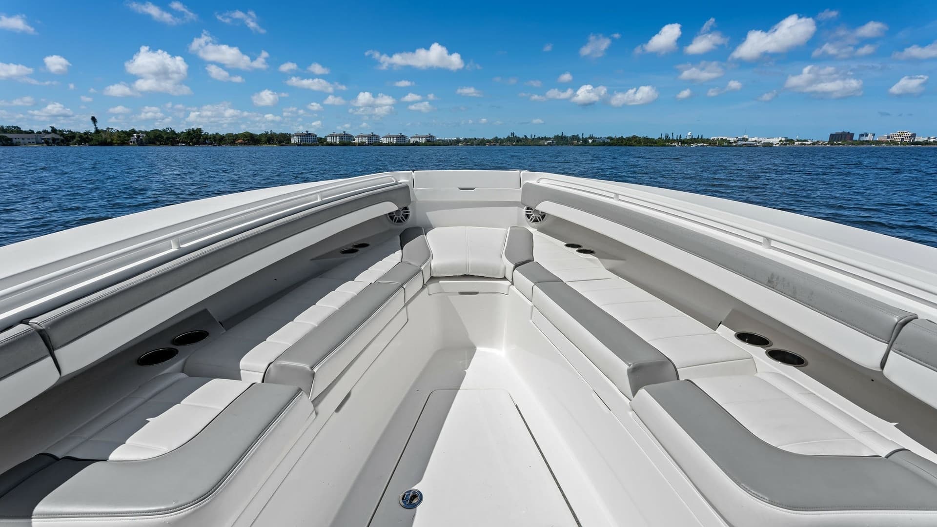 Spacious Bow Seating Area