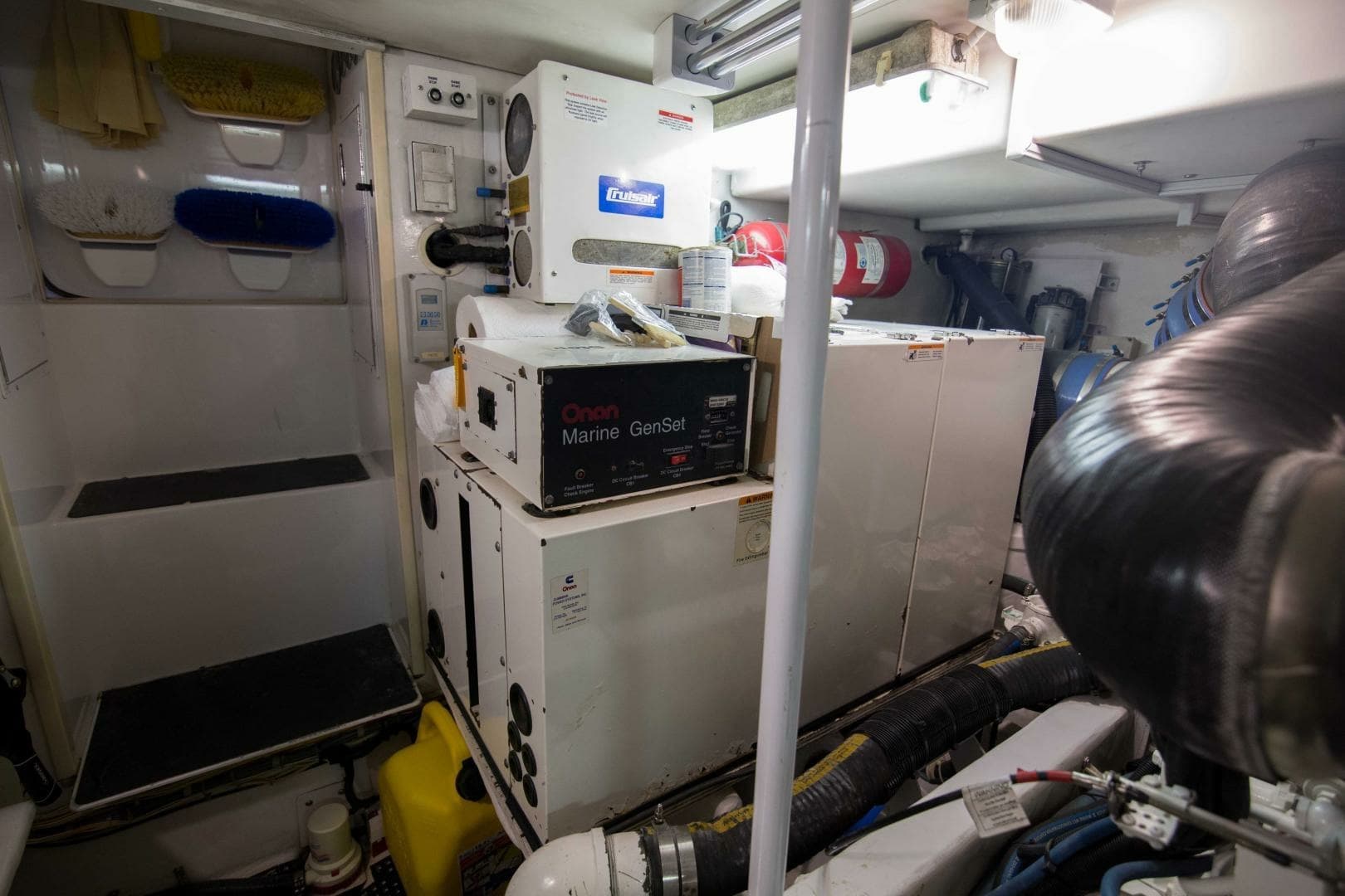 Viking 50 - Tiger Six - Engine Room