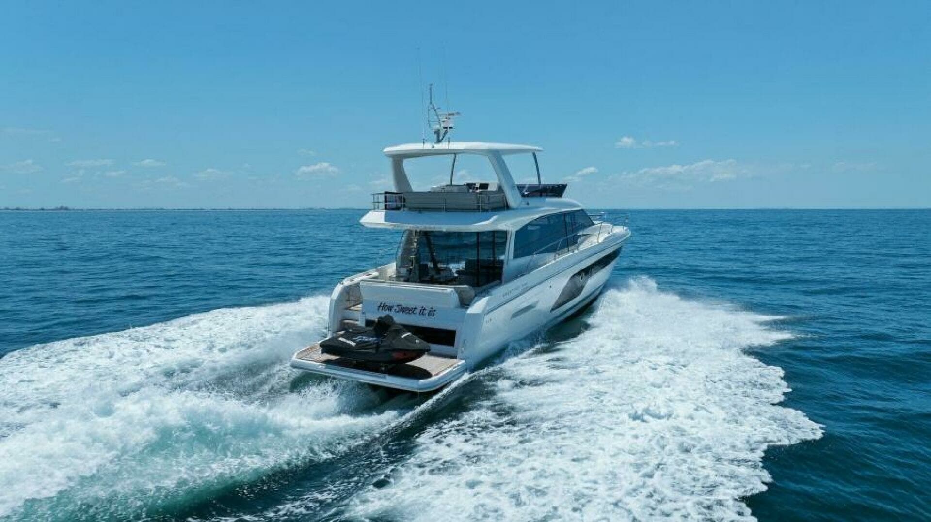2022 59 Prestige Flybridge - How Sweet It Its - Running Profile 
