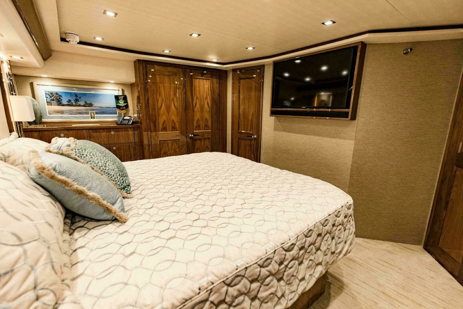 2020 Viking 72 Enclosed Bridge