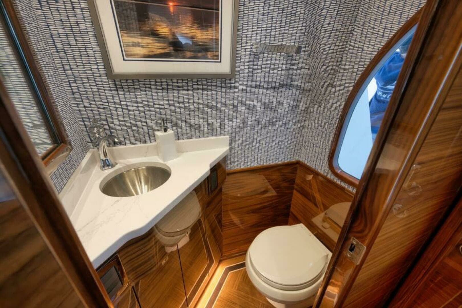 2024 Viking 68 Convertible- GYS TRADE- Salon Day Head
