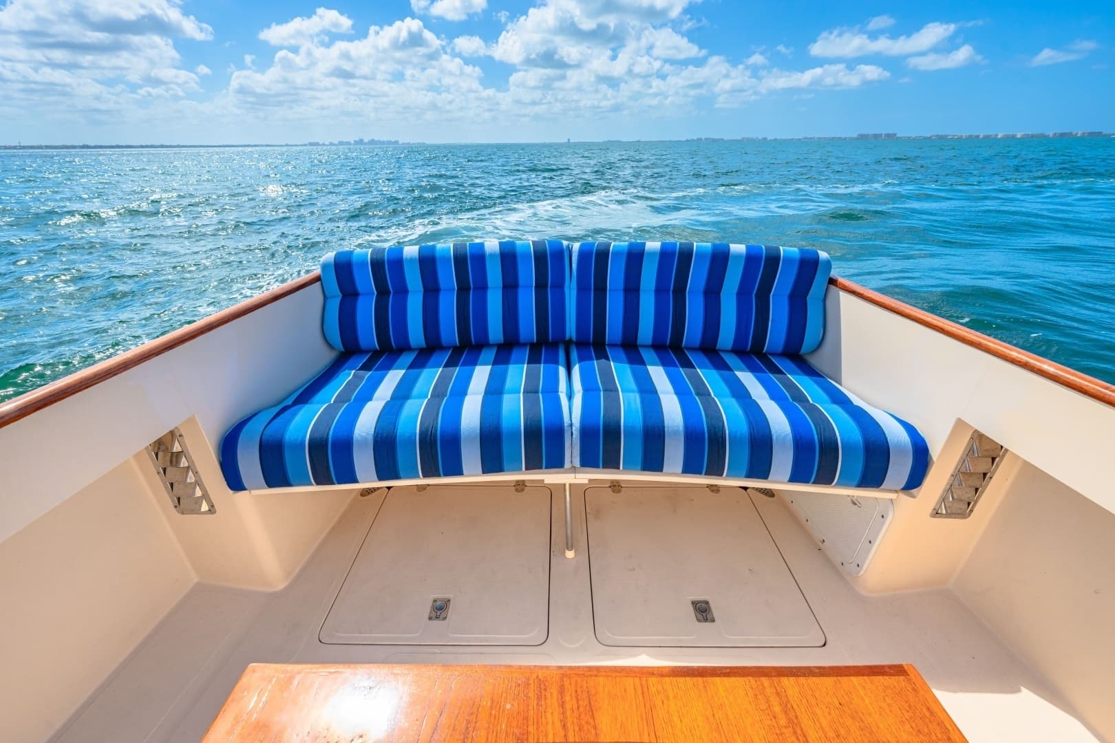 1998 36 Hinckley Picnic Boat Exterior