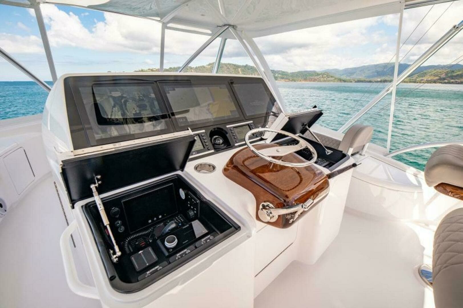 Flybridge Helm Station