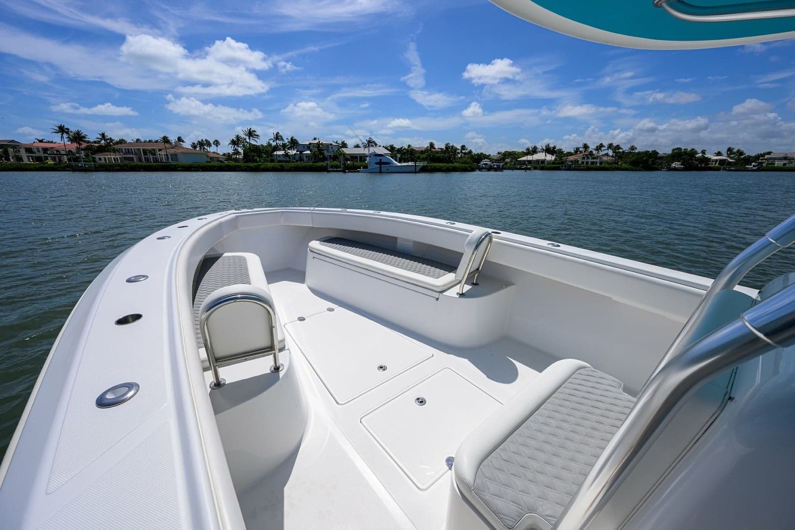 Bahama 41 - Exterior Bow
