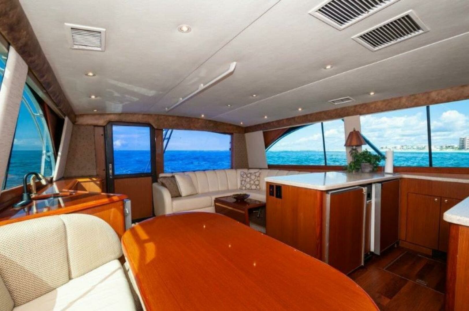 1998 Ocean Yachts 48 Super Sport Salon 3