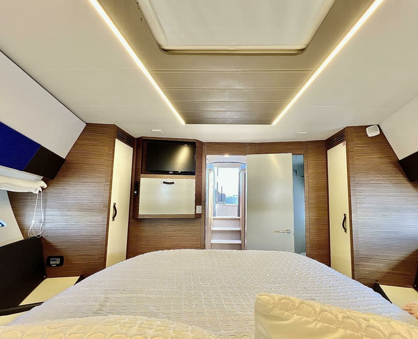 Rodman Muse - Lluvet - Stateroom