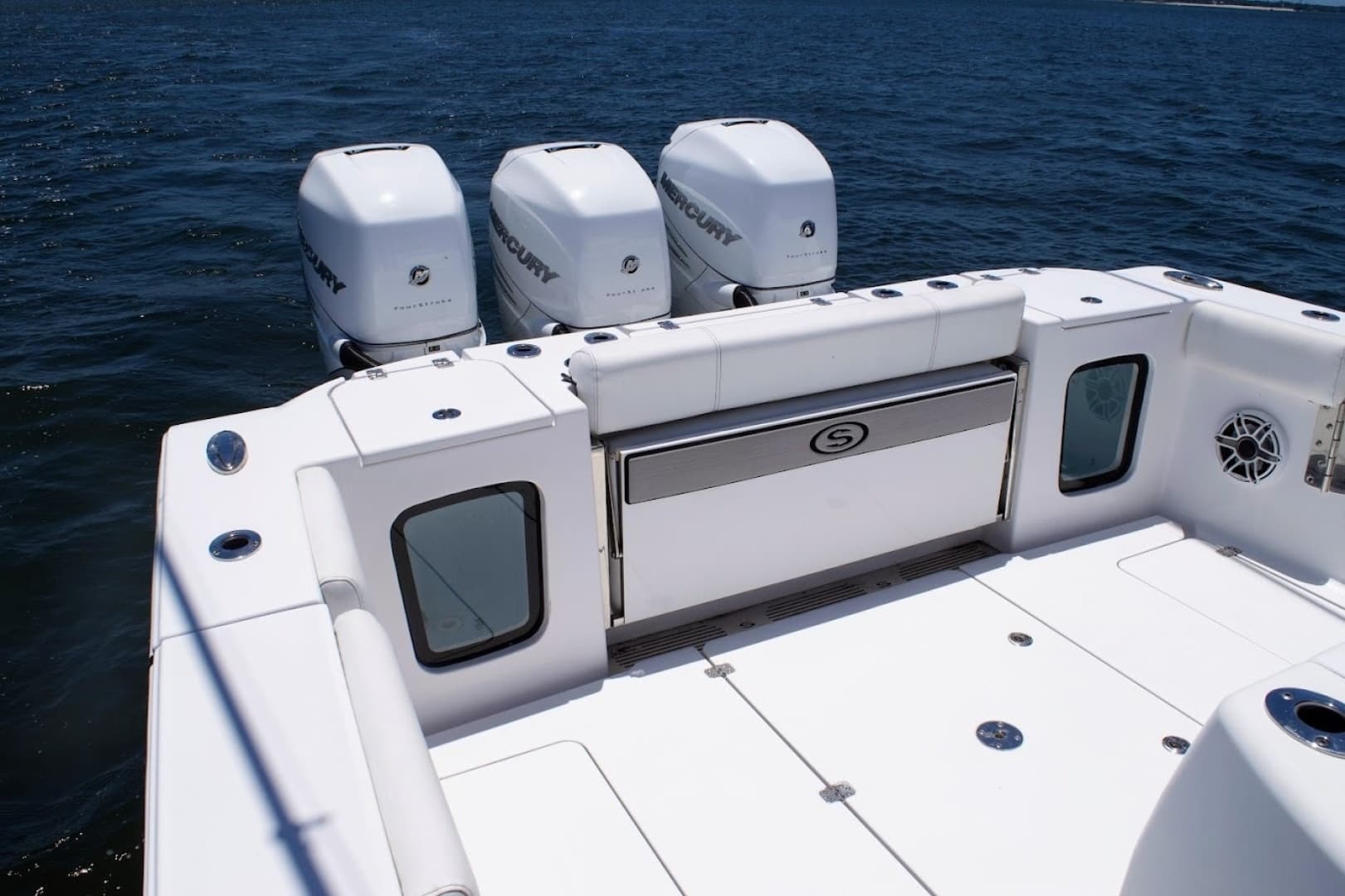 2022 Sportsman Open 352 - Cockpit