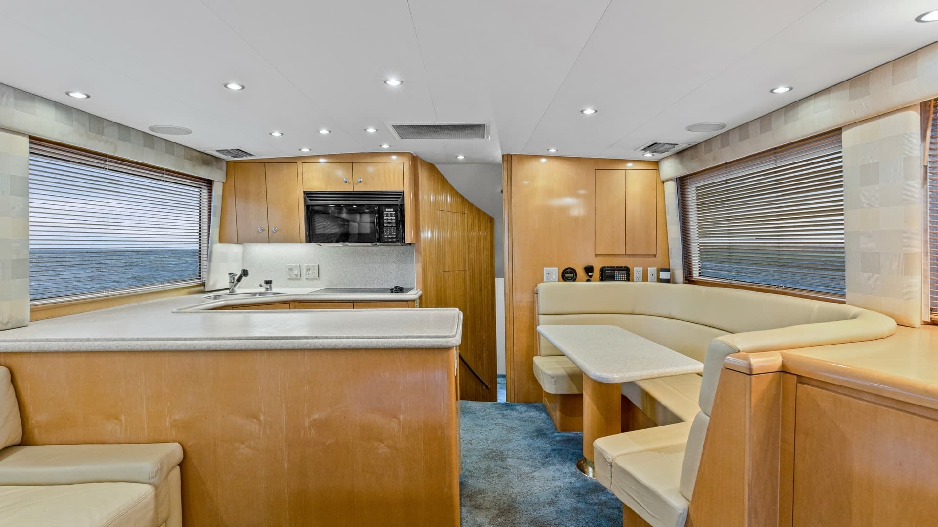 1999 Hatteras 60 Enclosed Bridge Better Days Salon (5)