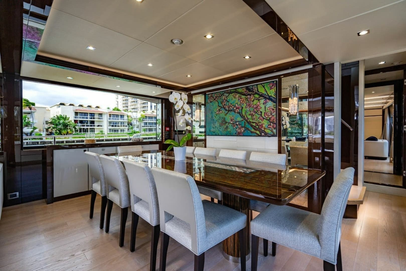 2019 Sunseeker 95 Motor Yacht