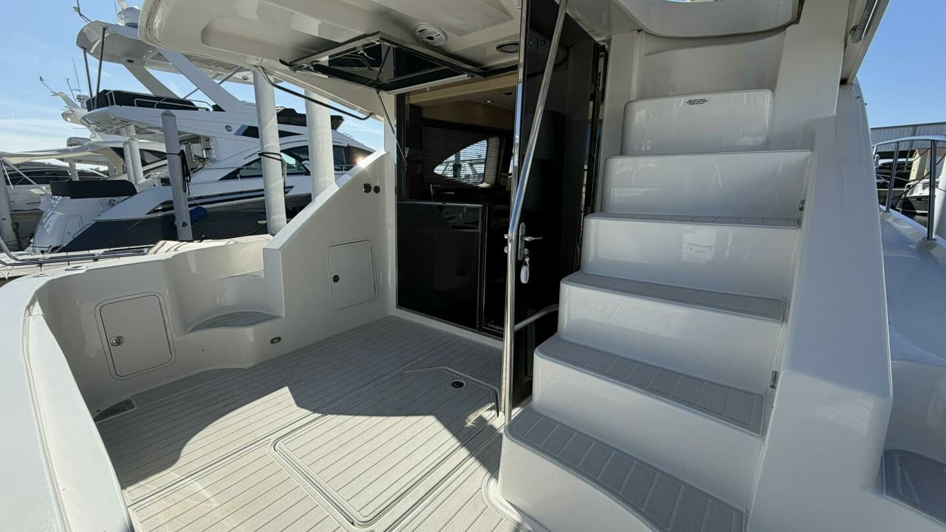 2008 Sea Ray 47 Sedan Bridge - Aft Deck