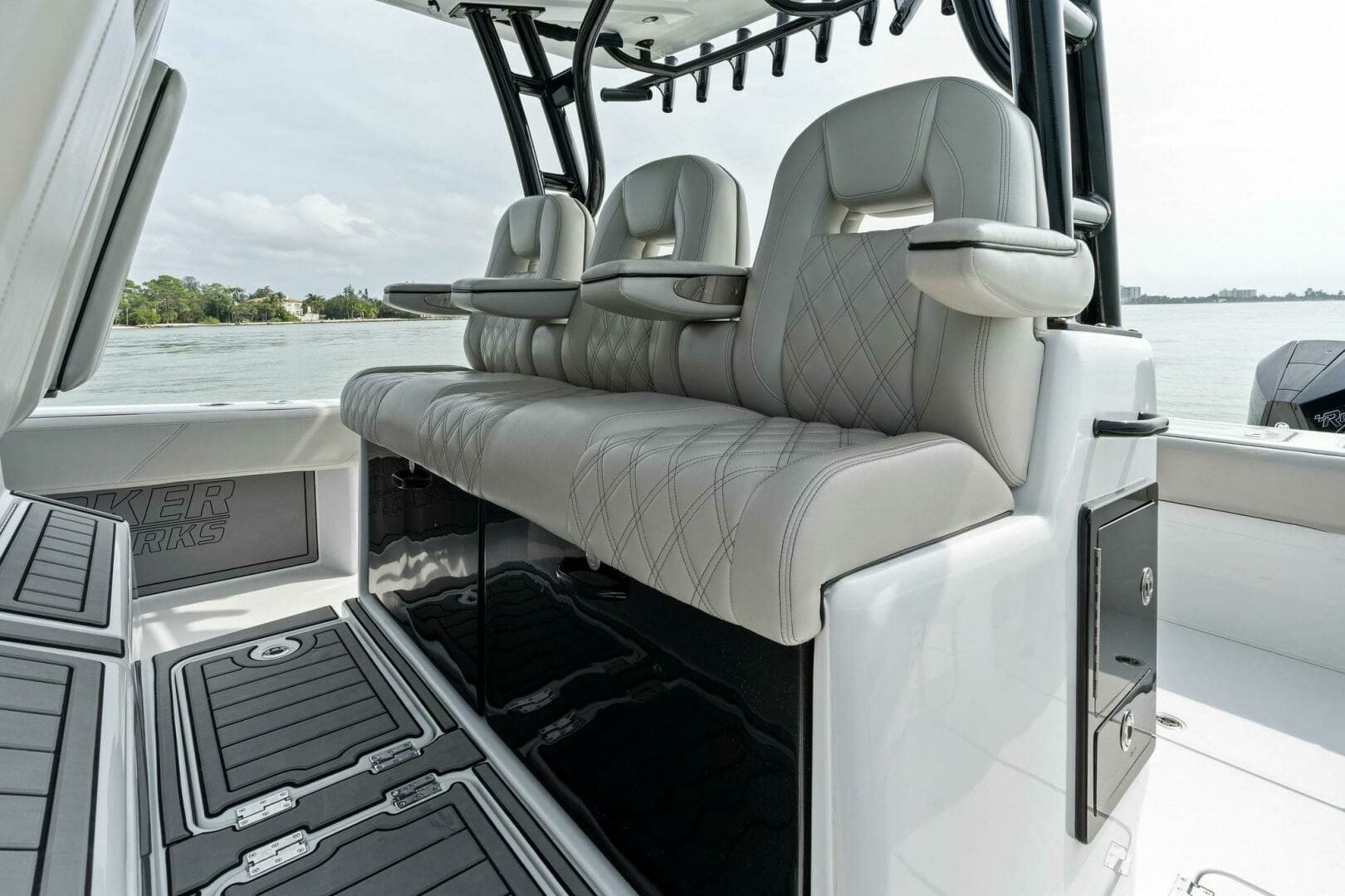 2022 Barker Boatworks 40 HPC 