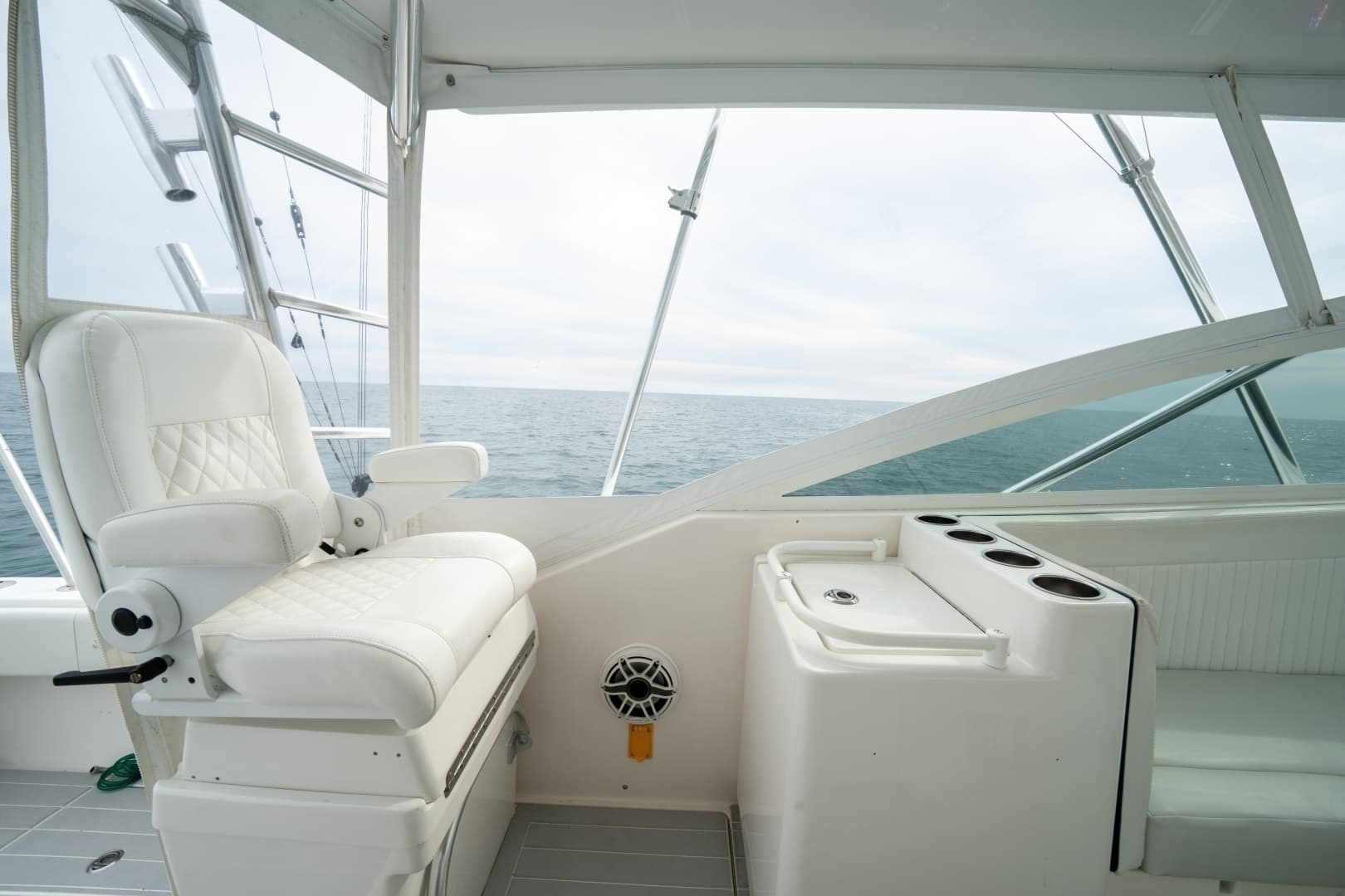 2011 Contender 40 Express