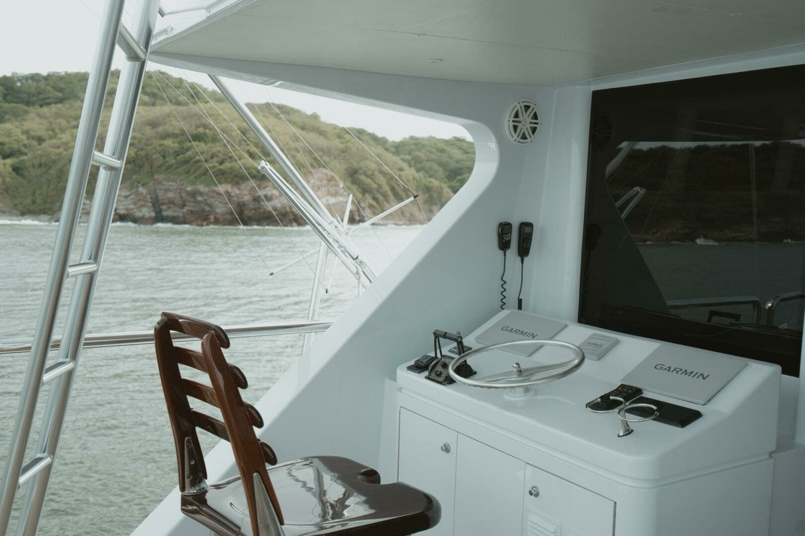 1996 87 Oceanfast Enclosed Bridge Sportfish - Aussie Rules