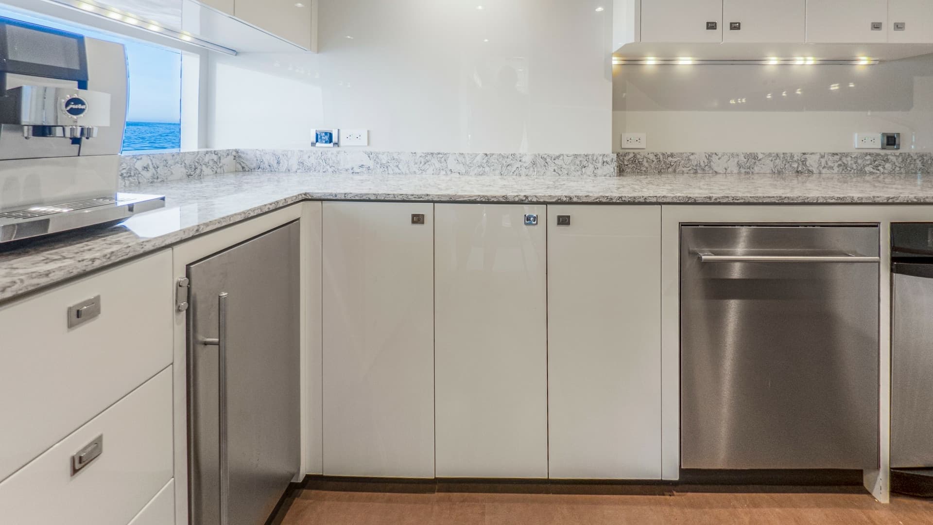 Galati-LONESTAR-Galley1