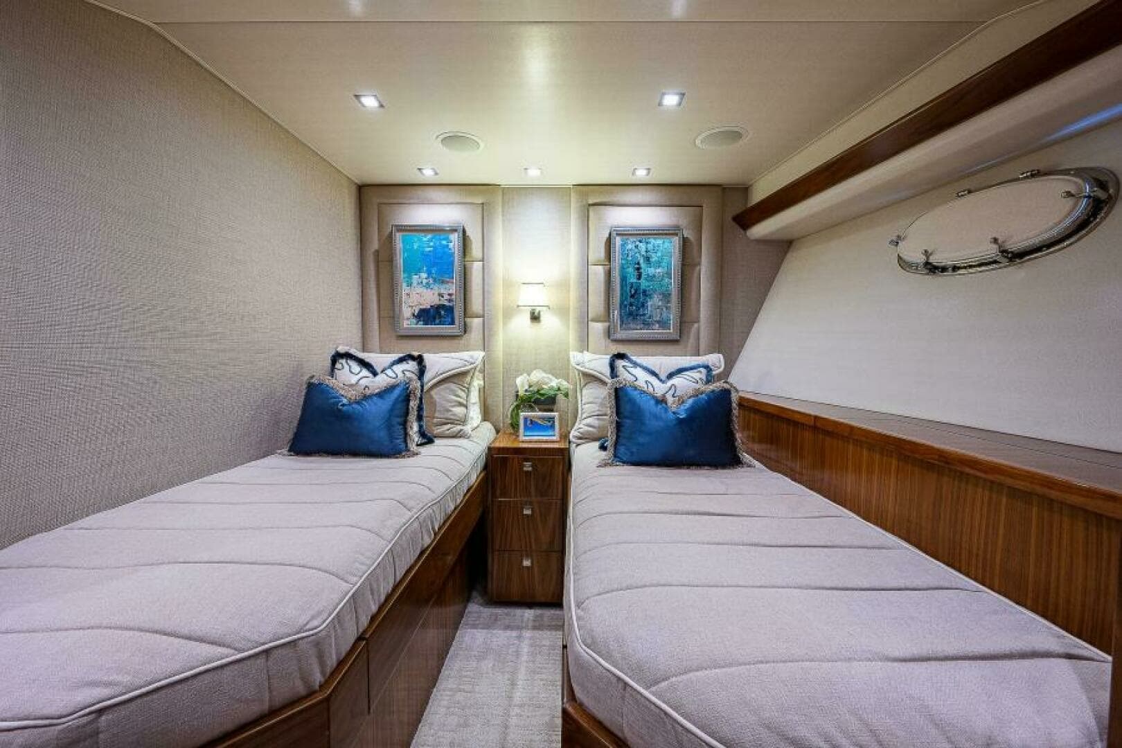 Viking 75 MIRAGE - Starboard Guest Stateroom