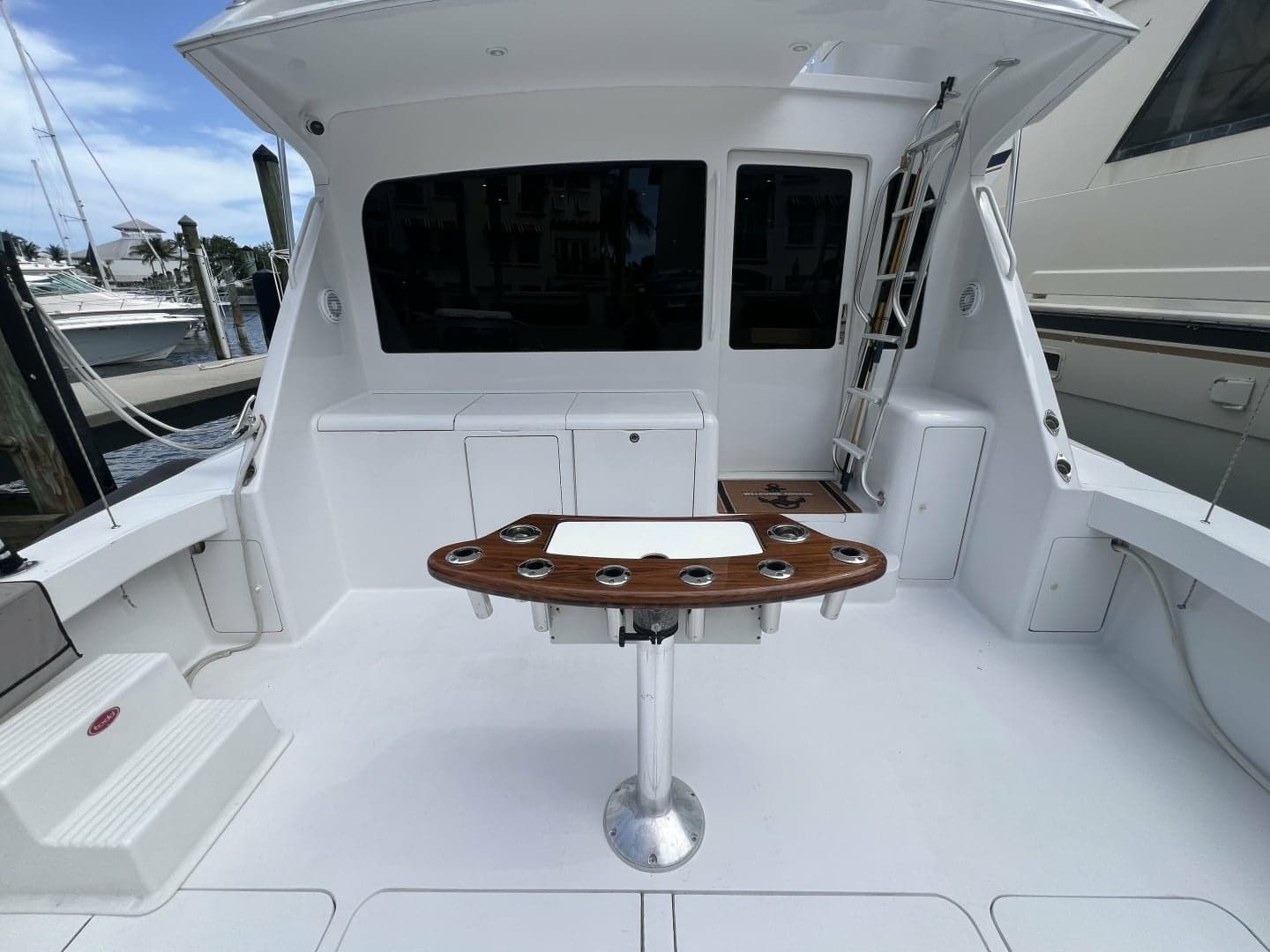 Viking 52 LET IT RAIN - Cockpit