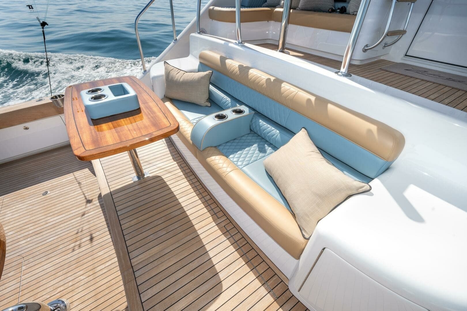 2025 Viking 90C "Zatara" - Mezzanine