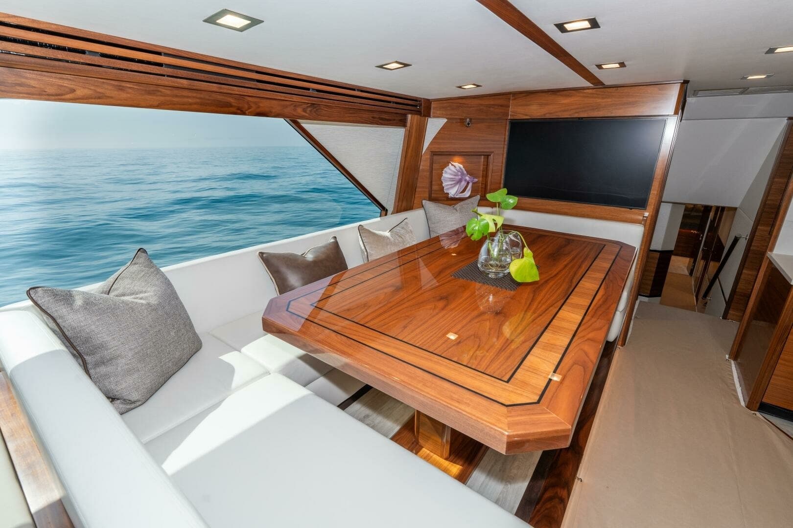 2025 Viking 90C "Zatara" 