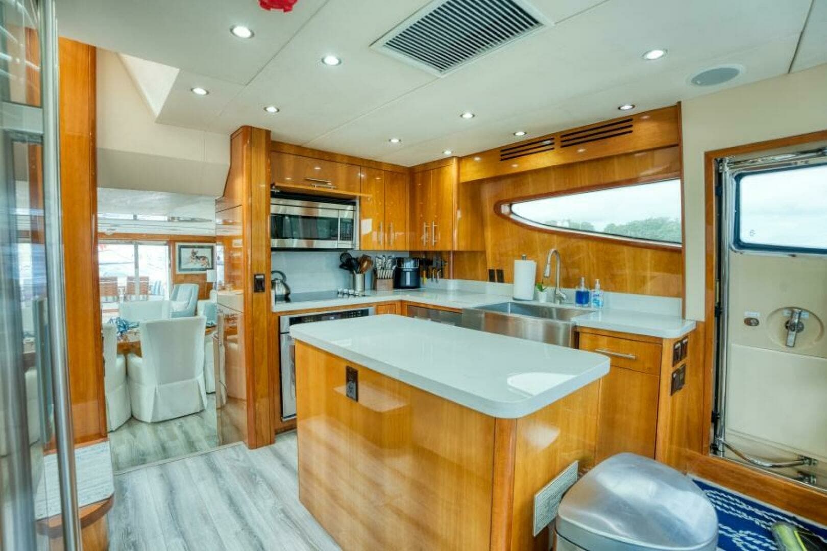 2007 Hatteras 80 Enclosed Bridge