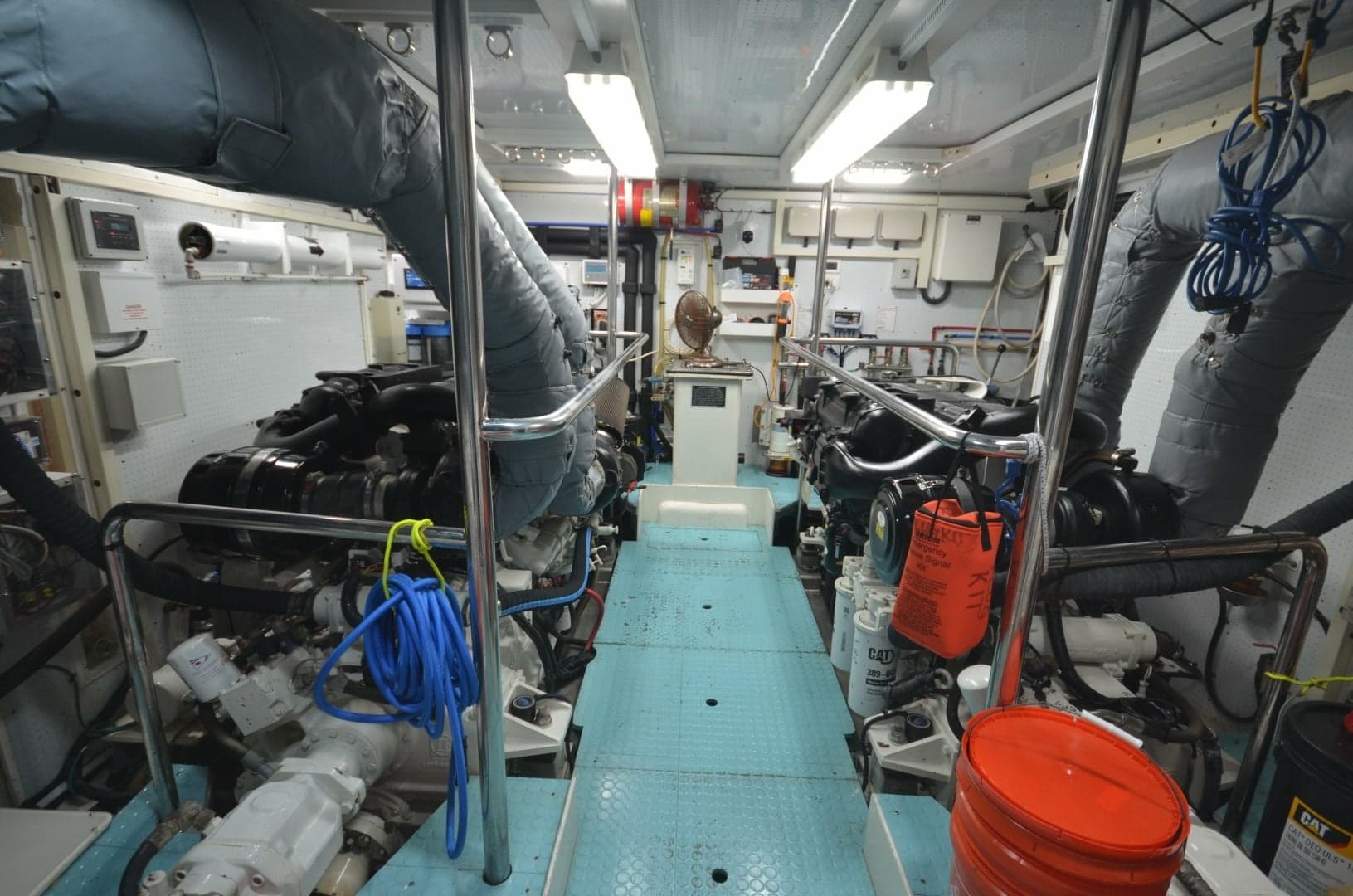 Alaskan 70 OHANA - Engine Room
