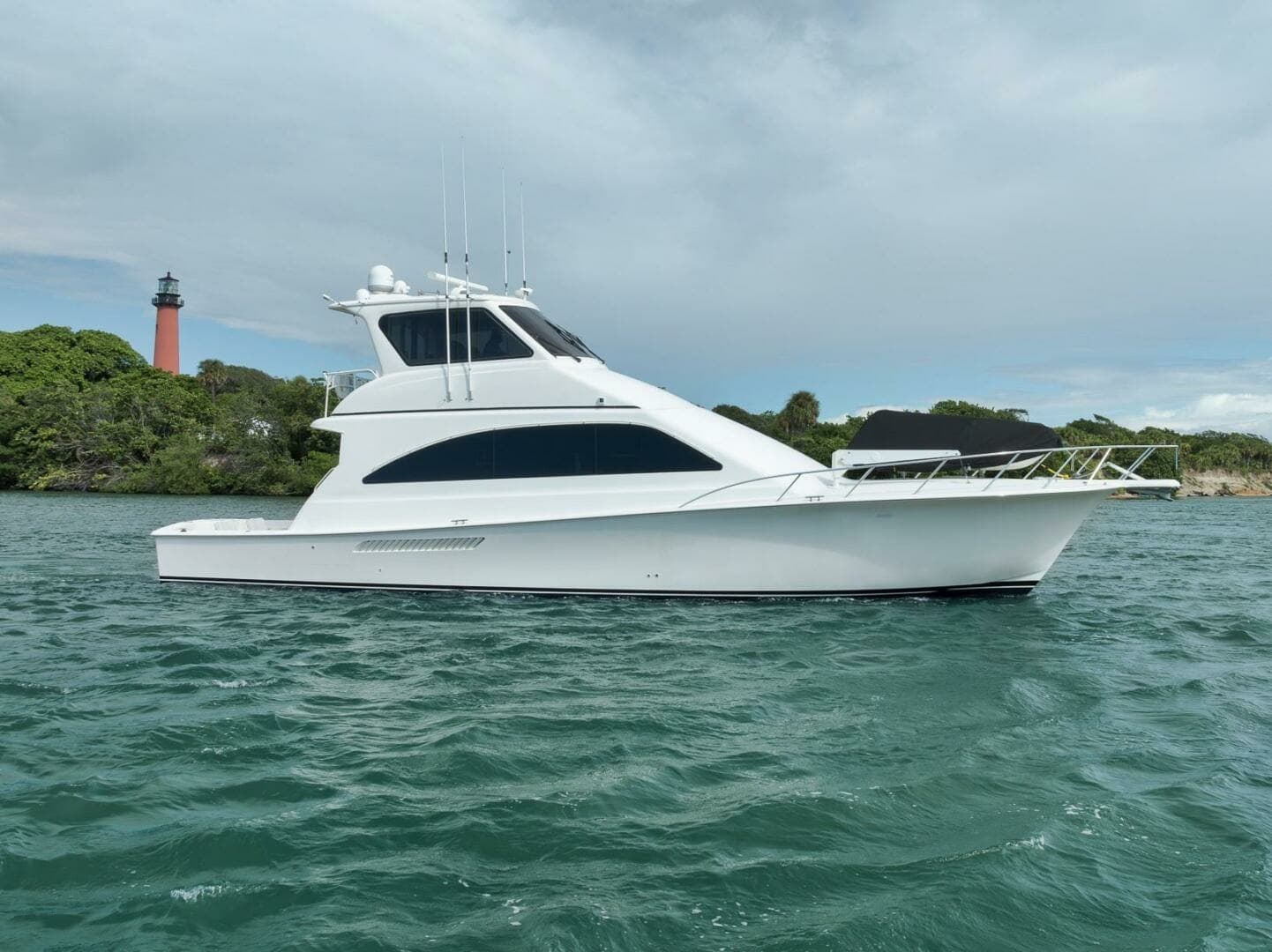 Ocean 57 Positive Attitude - Exterior Profile