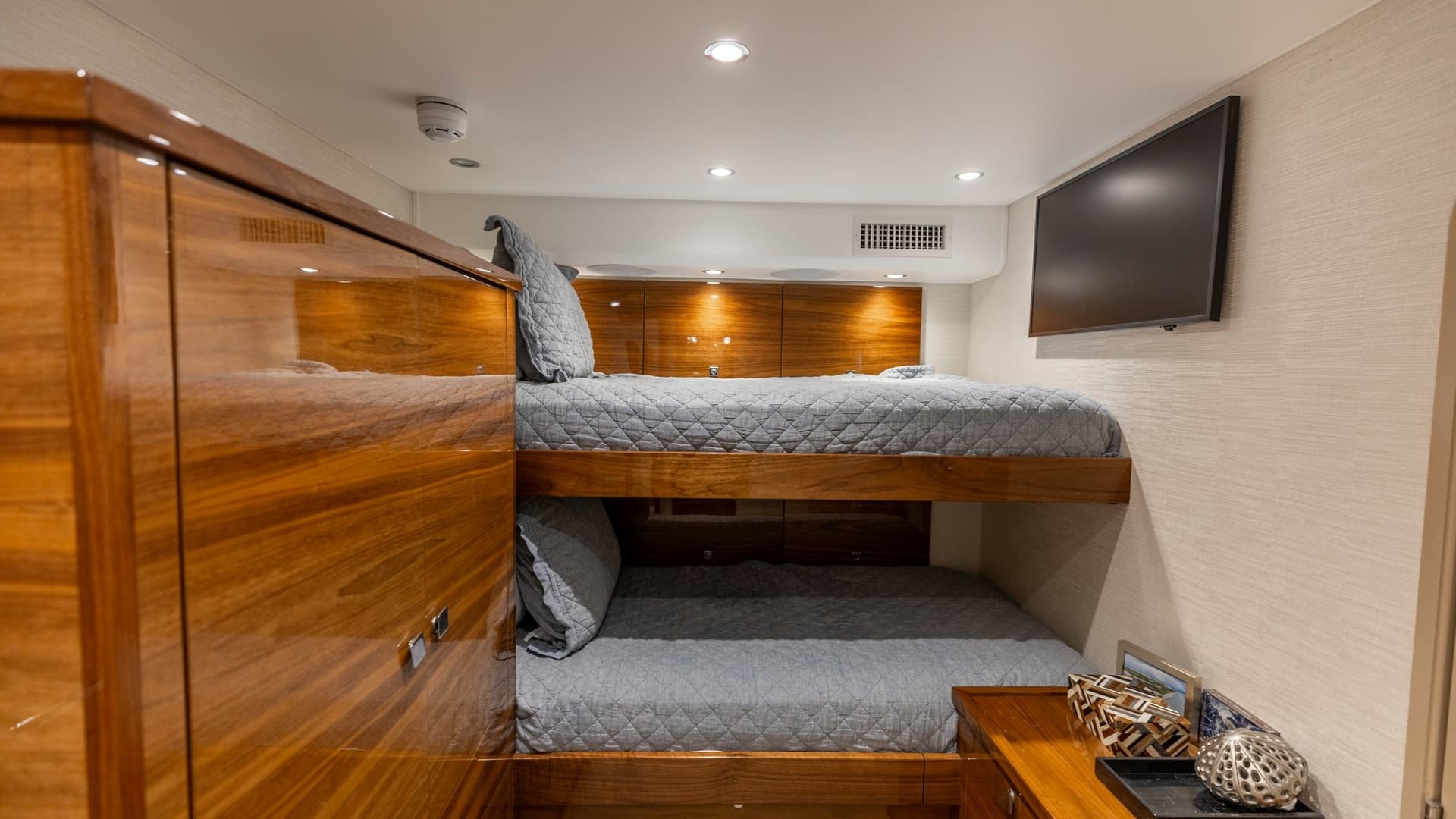 Guest Stateroom with Bunk Beds