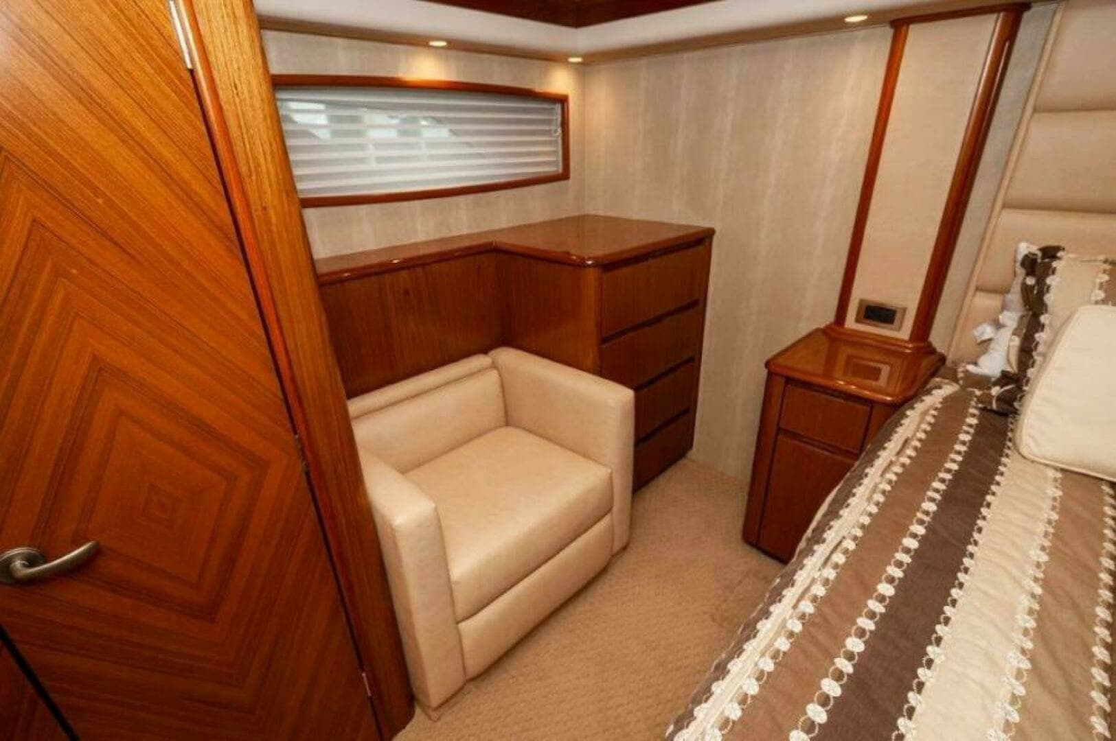2012 76 Viking Sky Bridge Barefoot Drive Master Stateroom (4)