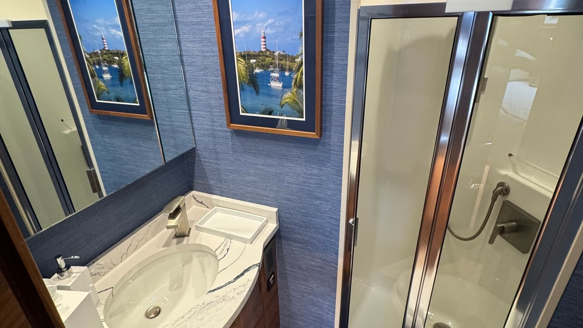 2024 Viking 64 Convertible 'Southern Grace'
