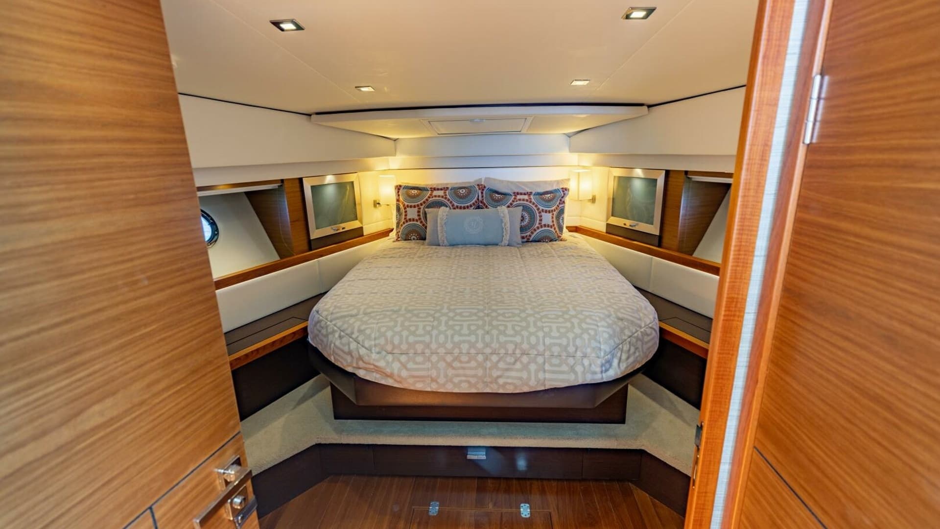 2015 Tiara Yachts 44 Coupe- SILVER LINING- Master Stateroom