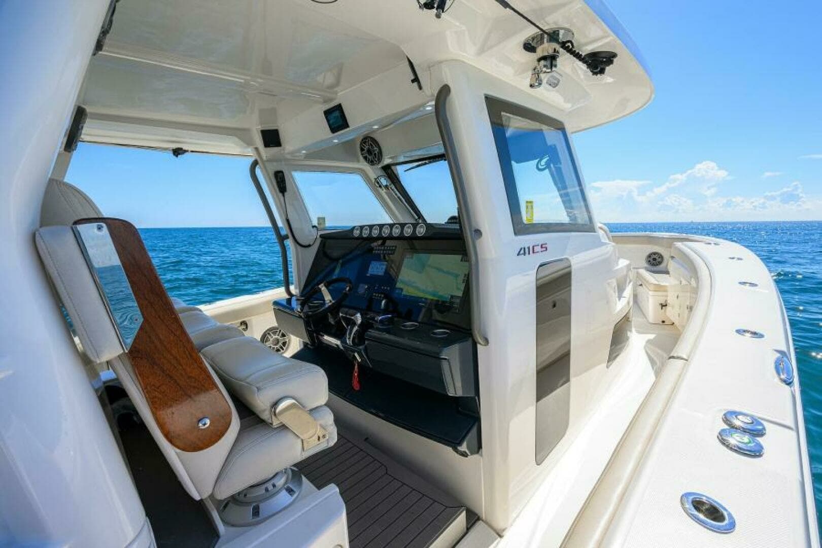 Solace 41 Helm