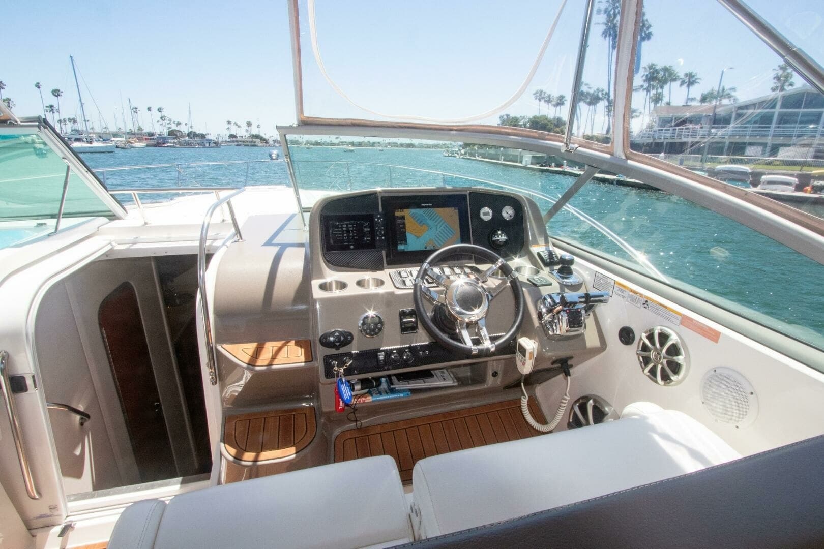 2008 Rinker 40 Express Cruiser