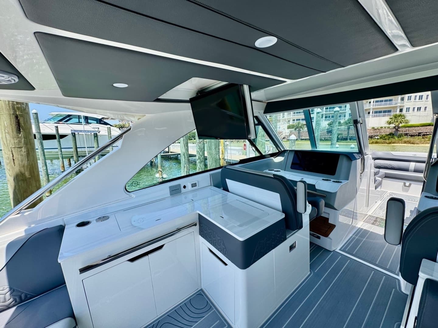 2025 Regal LS36-