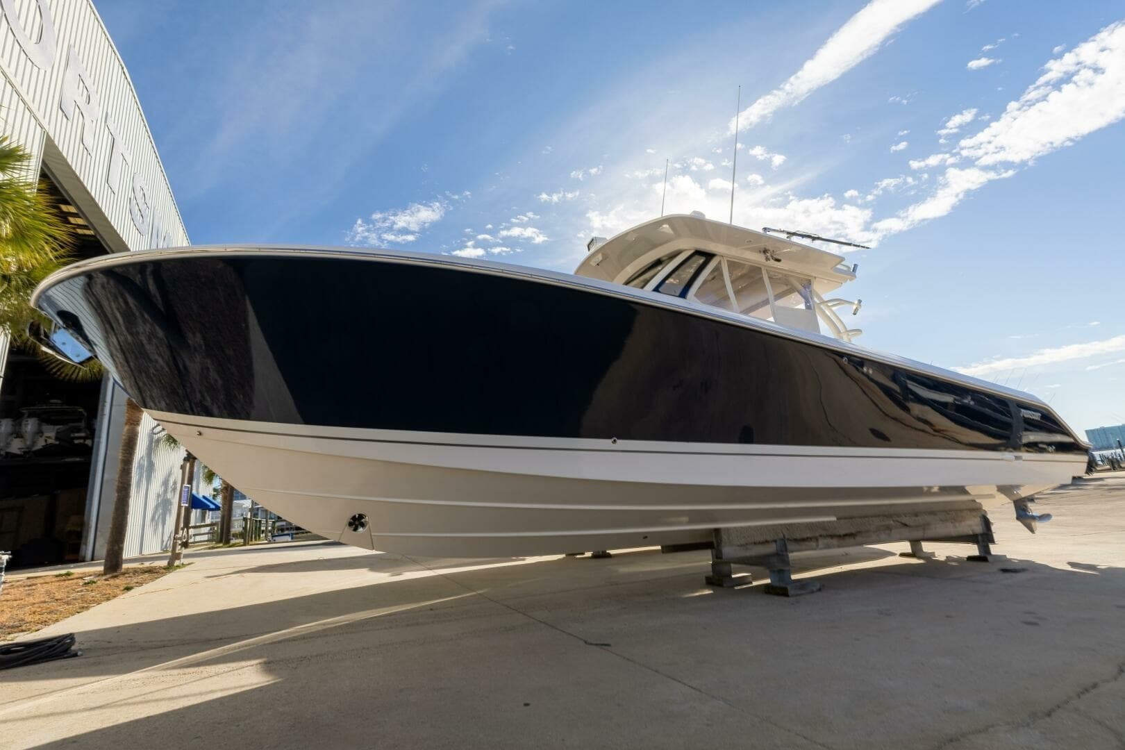 2019 Pursuit S 368 Moon Dogg Outside