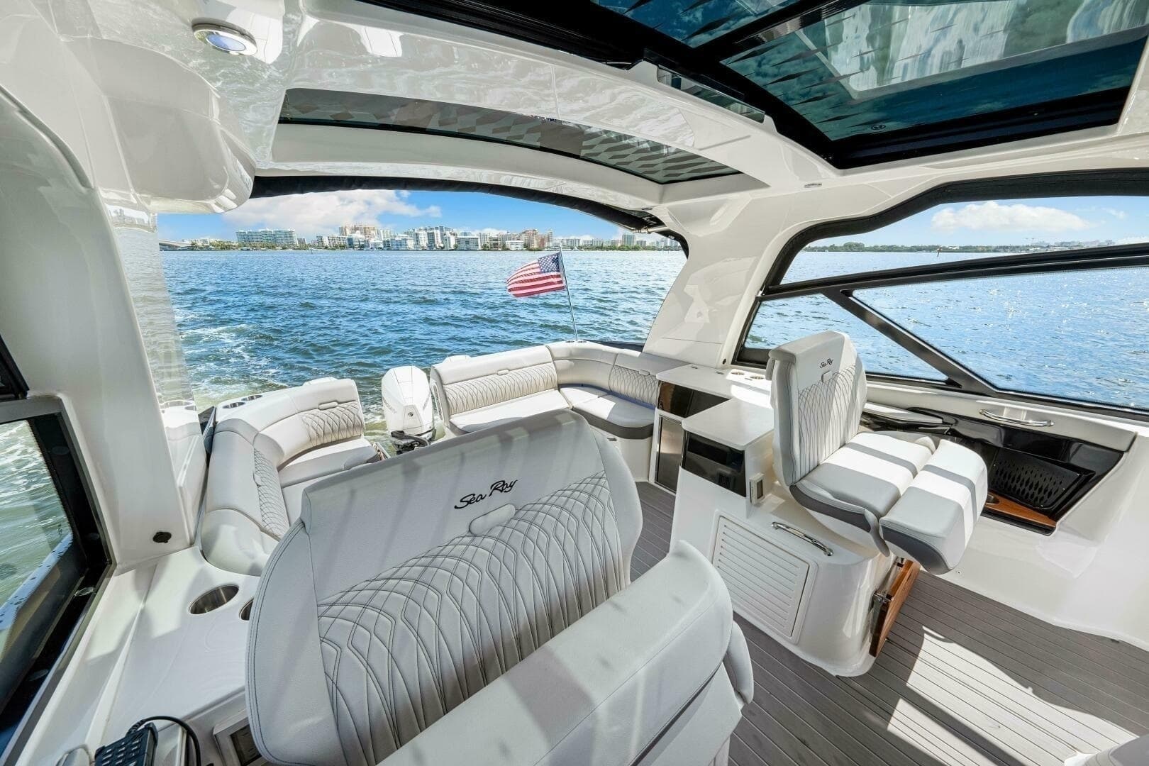 2022 Sea Ray 370 OB 