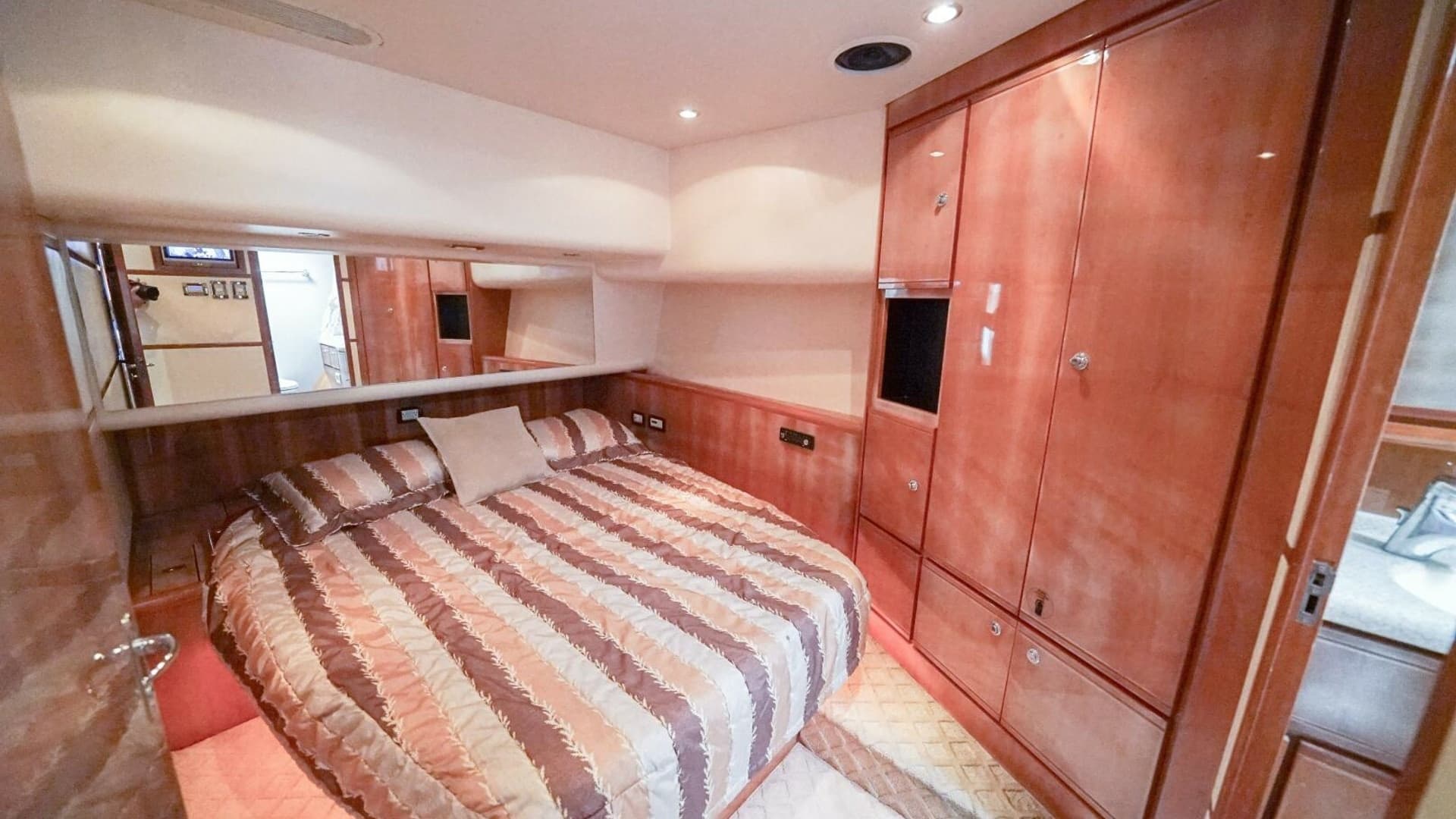 2007 Bertram 51 Convertible Smoker II