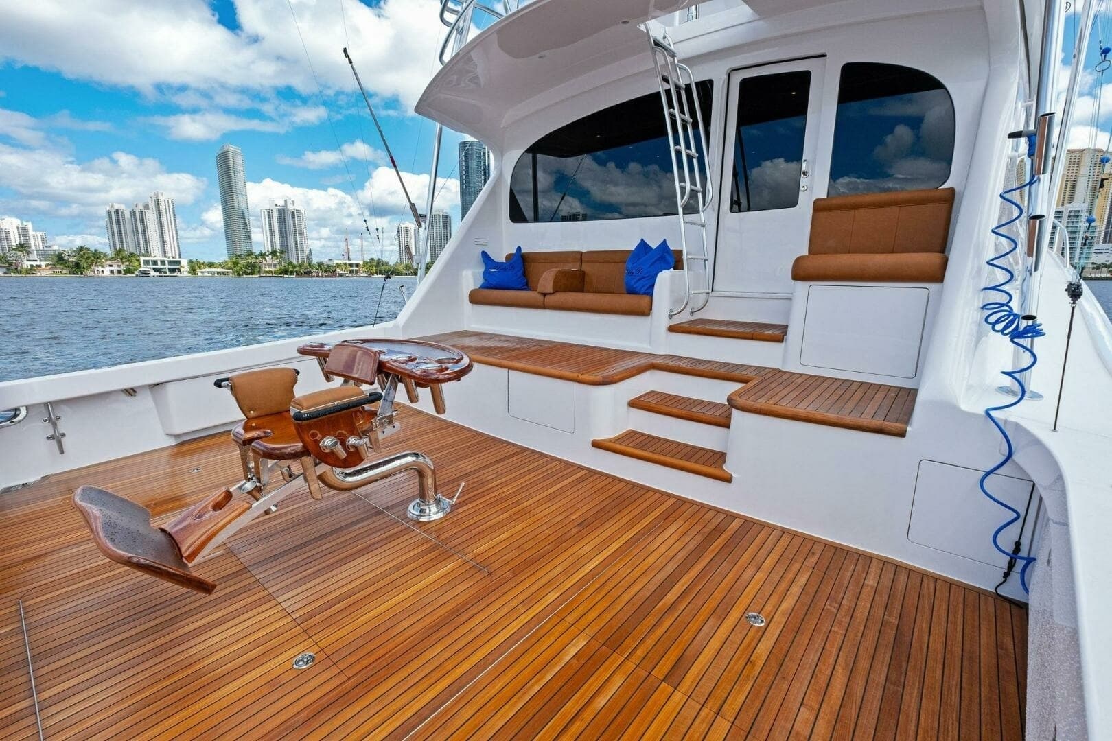 2012 82 Viking Convertible - Lady Di