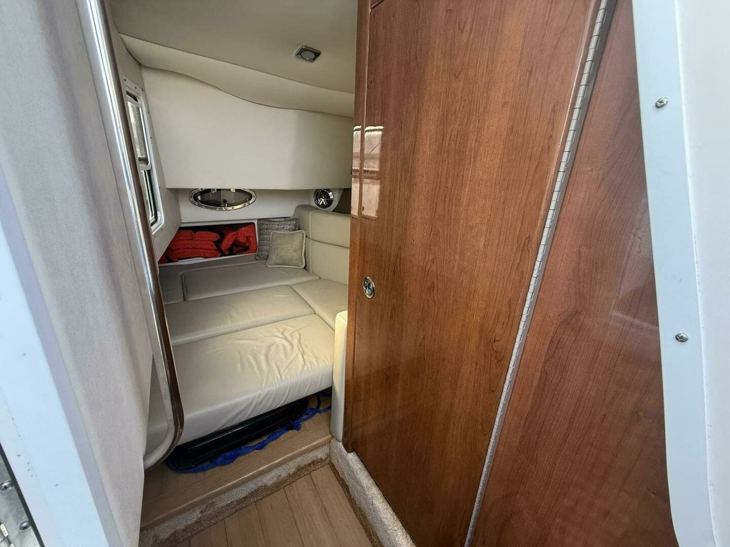 Formula 33 -  Cabin