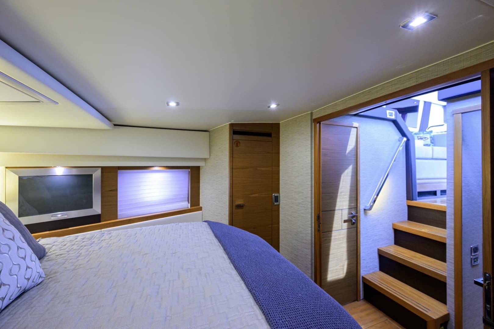 Tiara 44 Daybreak - Interior Stateroom