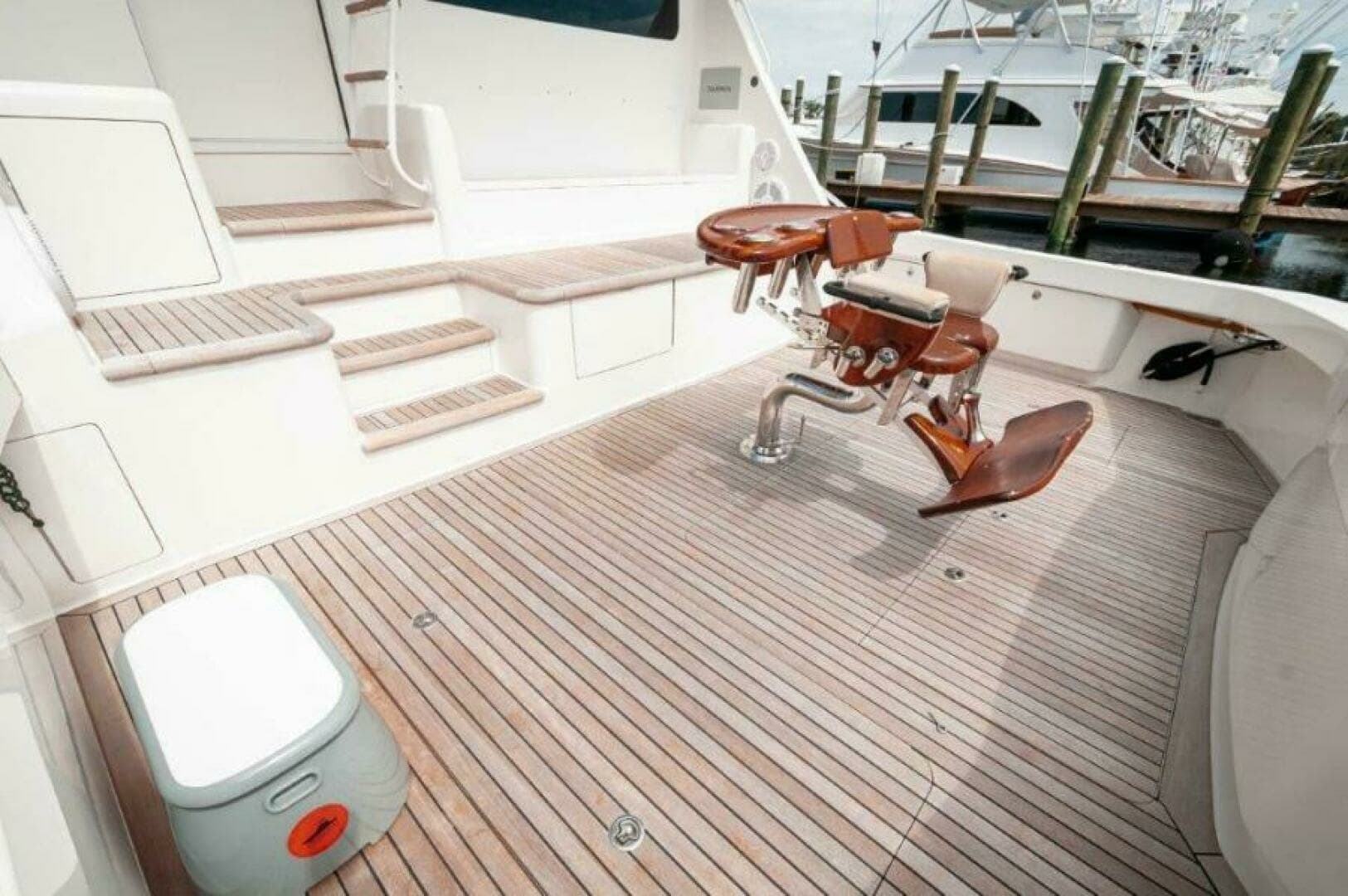 2012 76 Viking Sky Bridge Barefoot Drive Cockpit (3)