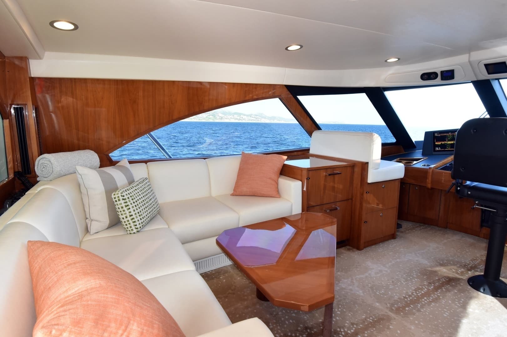 2019 Viking 80 Skybridge