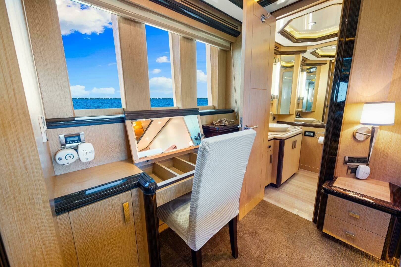 2010 83 Ocean Alexander Motor Yacht 'Relentless'