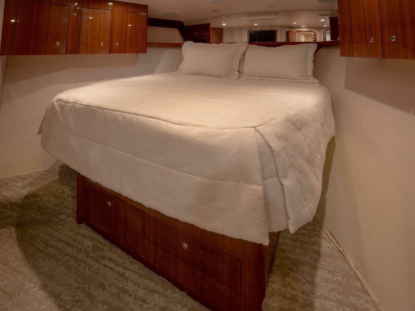 Viking 74 STREAM RUNNER-  Forward Stateroom
