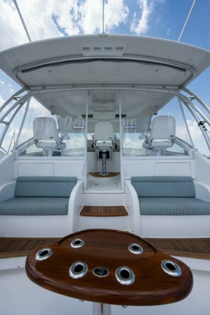 Viking 42 - Drop'Em - Cockpit