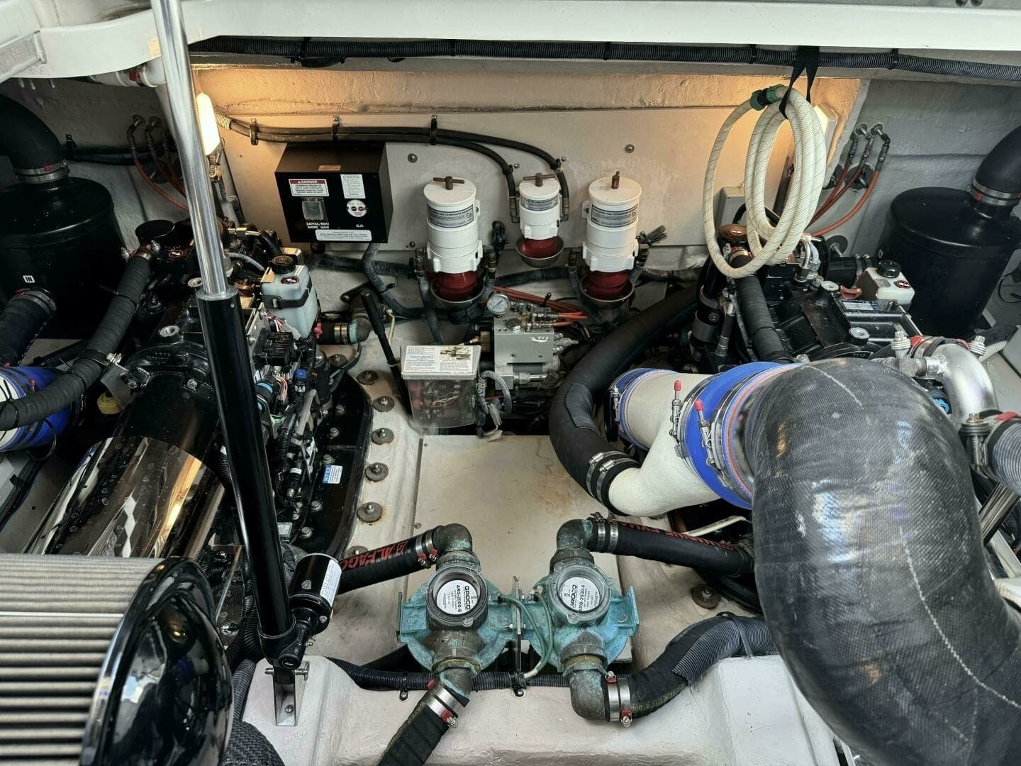 2016 Sea Ray 470 Sundancer 'Lopez Cove II' - Engine Room