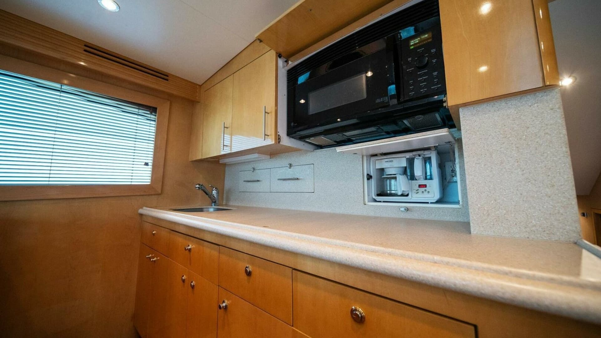 2003 Hatteras 54 Convertible - Big Boyd