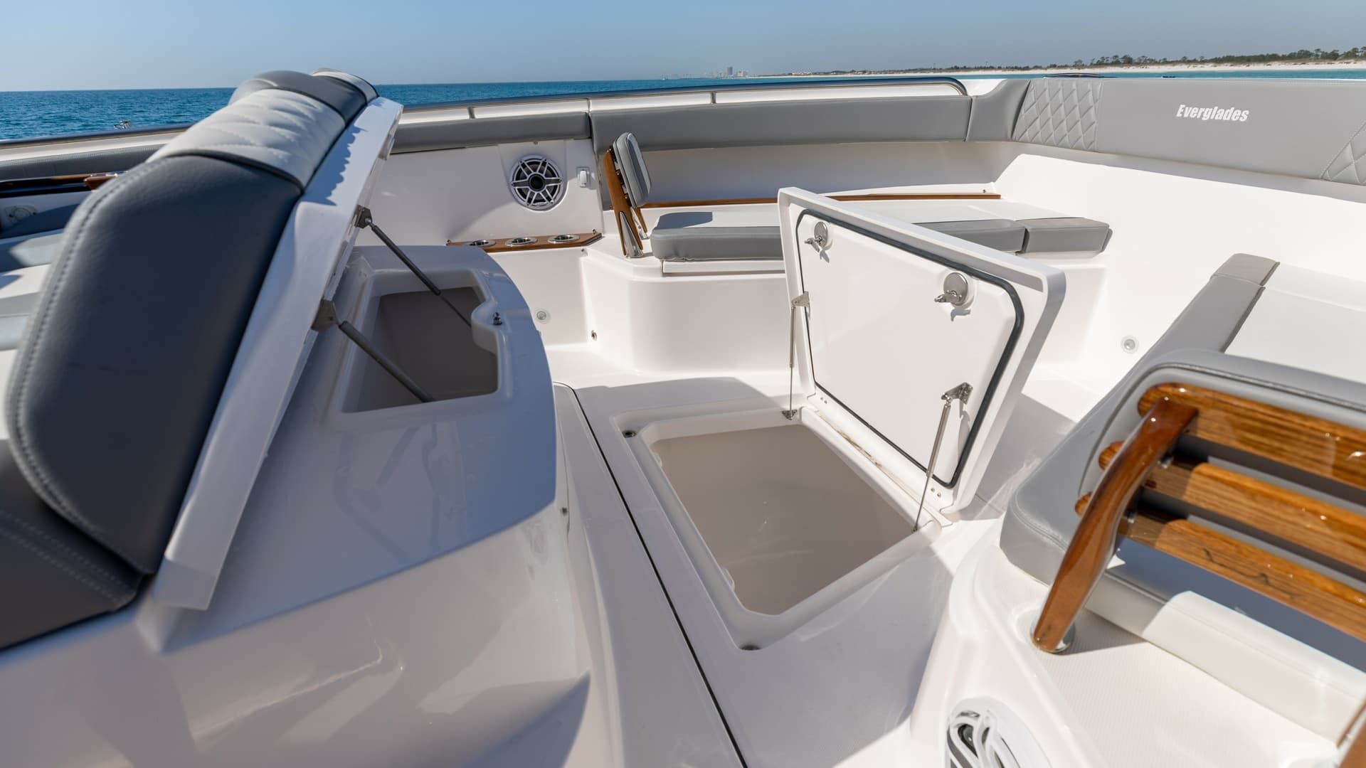 Spacious Bow Seating Area
