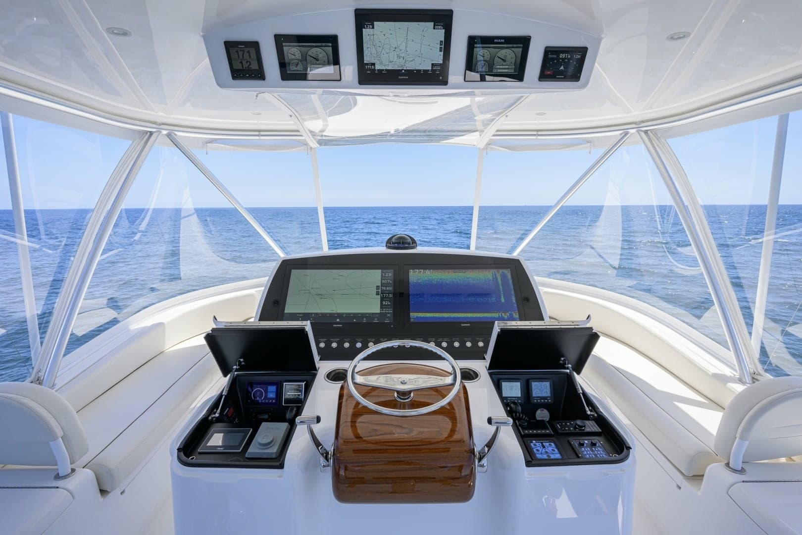 Viking 54 - Dog House - Flybridge - Flybridge, Helm Electronics