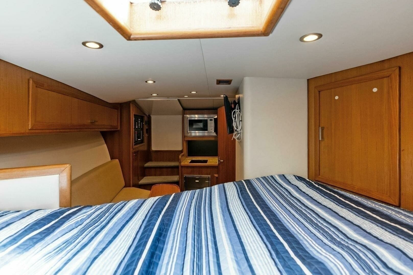 2018 Custom Carolina 35 Express